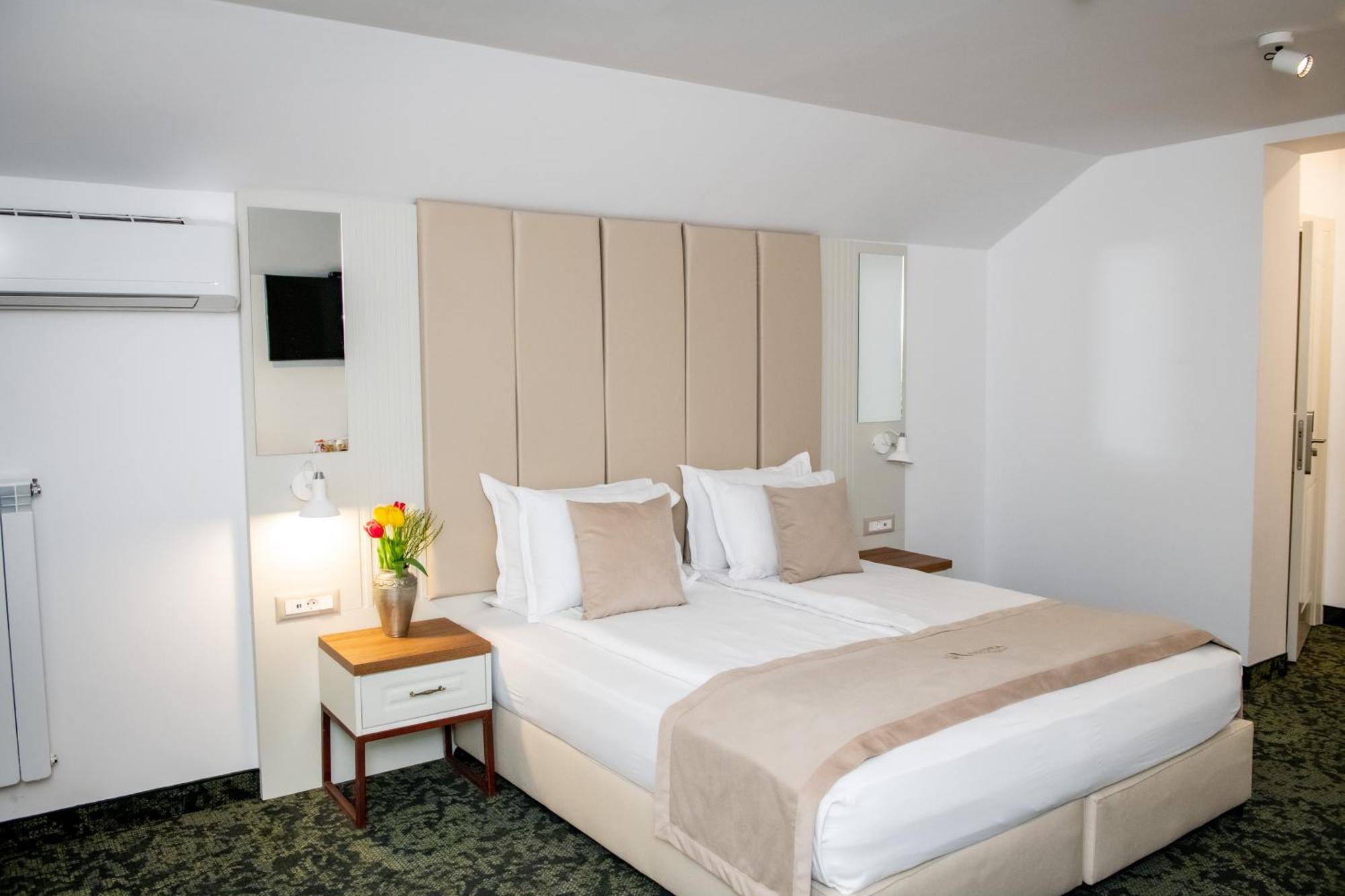 Agora' Boutique Hotel โซเฟีย ภายนอก รูปภาพ