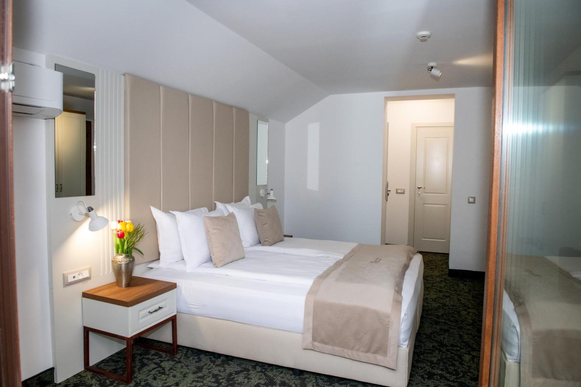 Agora' Boutique Hotel โซเฟีย ภายนอก รูปภาพ
